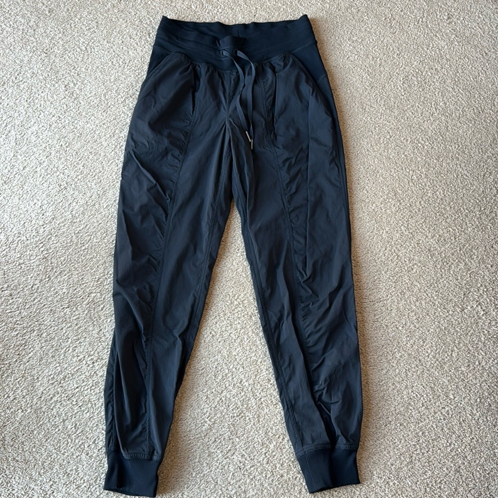 Lululemon Dance Studio jogger pants sz 6